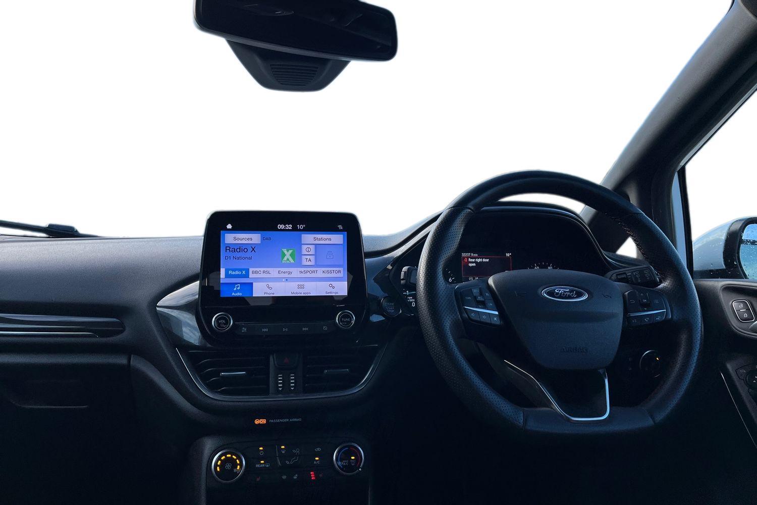 Ford FIESTA Photo 9