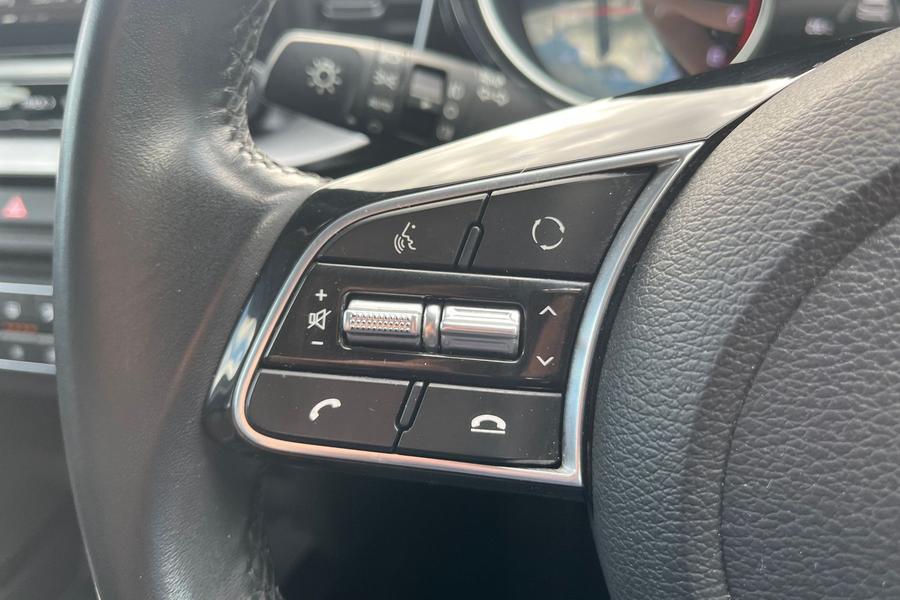 Kia CEED Photo autoimg-6b50f3145ecdb867e59f8fb1fc56ecef18f0d2b1.jpg