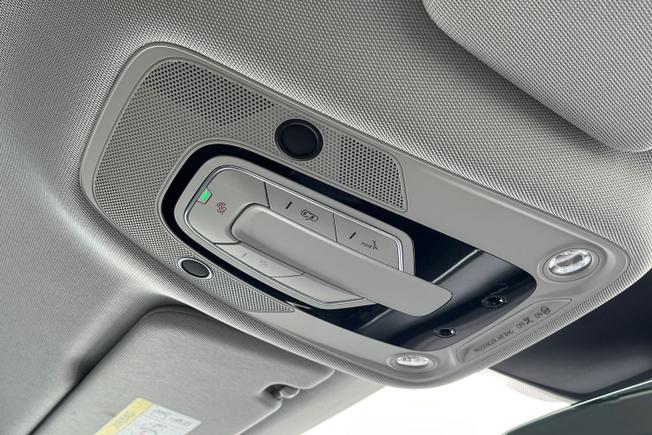 AUDI e-tron Photo 33