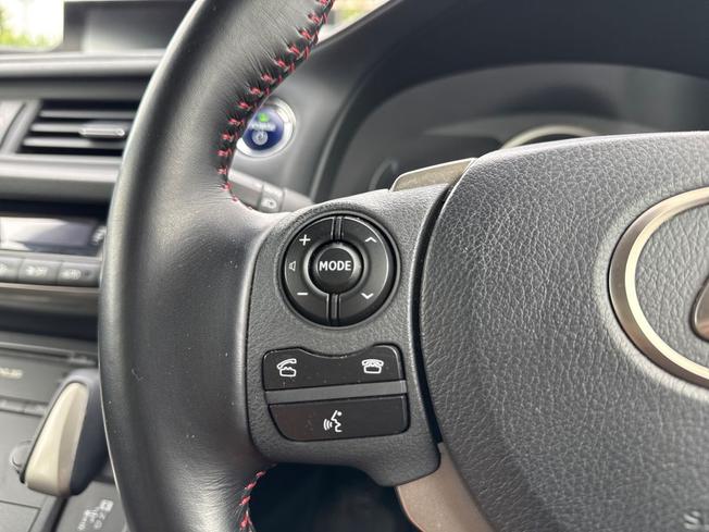 Lexus CT Photo 16