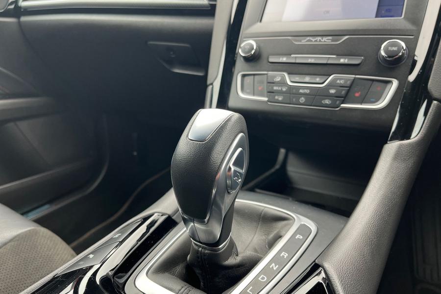 Ford MONDEO Photo autoimg-6b567d56fed0afe94b827db9aee522a4244255a1.jpg