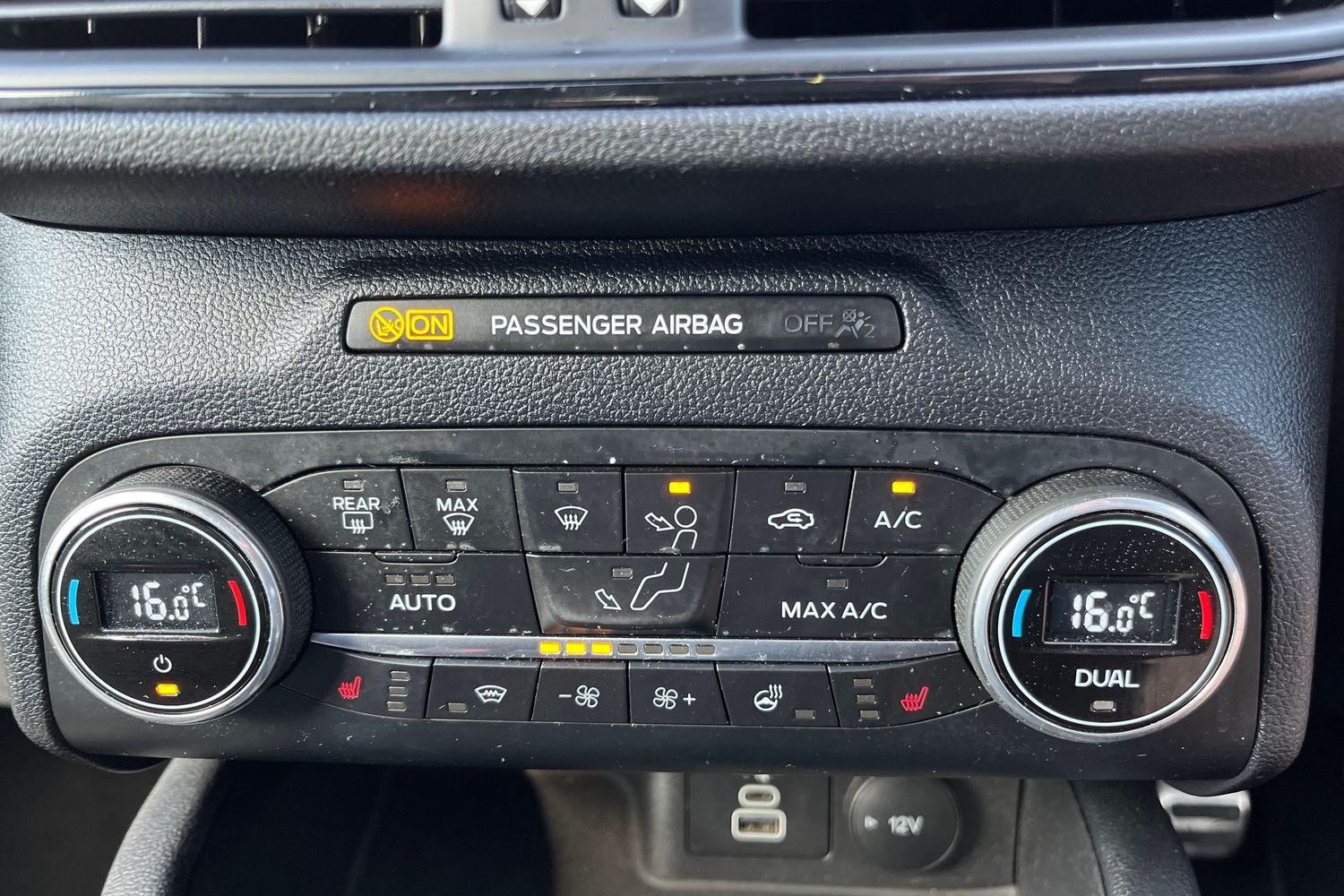 Ford KUGA Photo 33