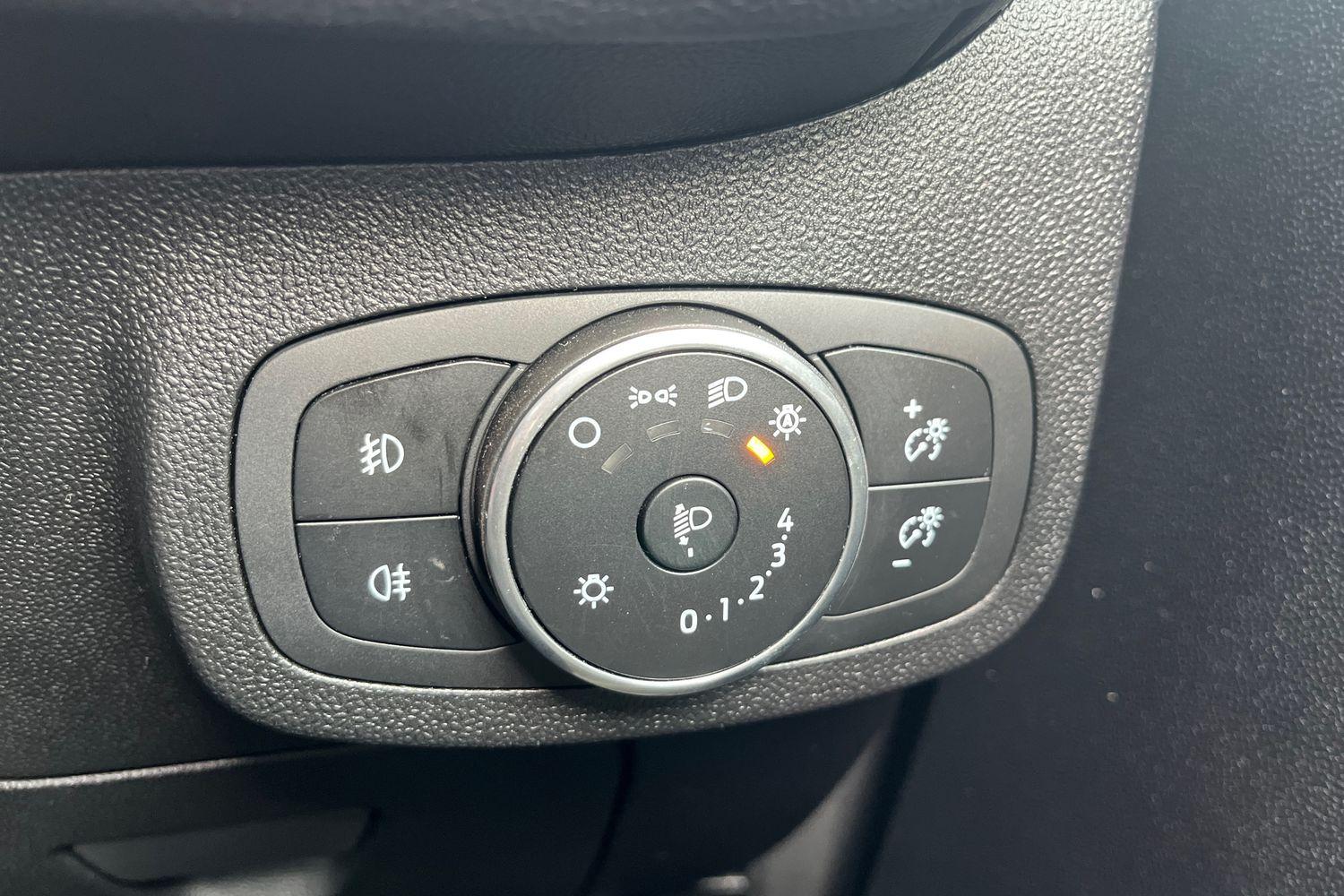 Ford FIESTA Photo 29