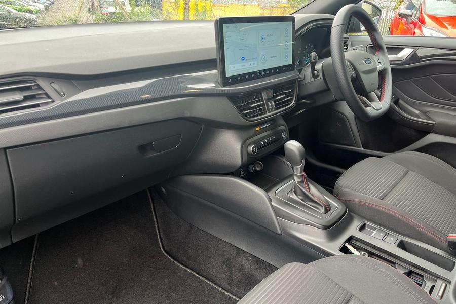 Ford FOCUS Photo autoimg-6b5a237273bf771b2995a0b01d5aca66d83bb555.jpg