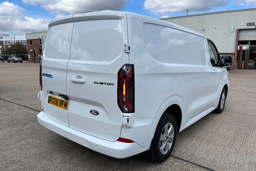 Ford E-TRANSIT CUSTOM Photo autoimg-6b5cec160e7bae2271ad47a7ec78f391a6b1bf84.jpg