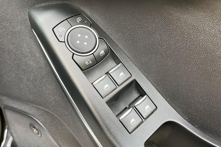 Ford Fiesta Photo autoimg-6b606fd3b522b4988e570f572416d2208f7f576f.jpg