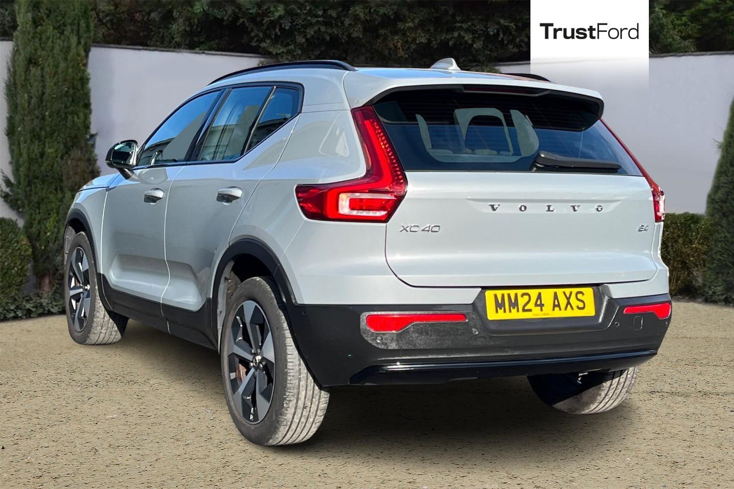 Volvo XC40 Photo 1
