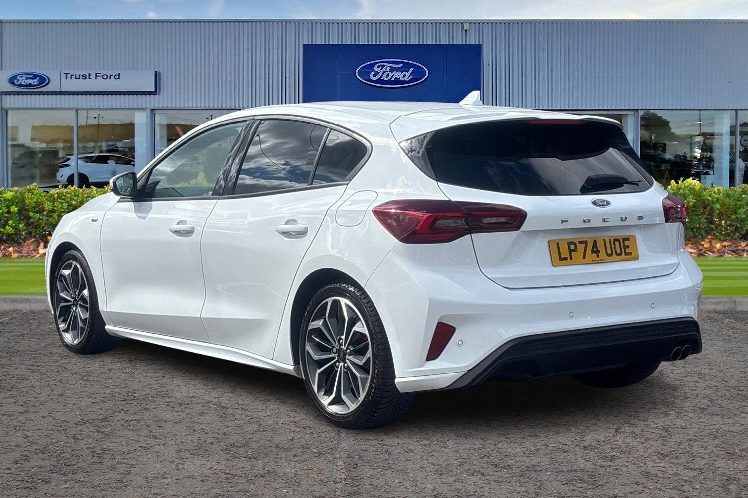 Ford Focus Photo 1