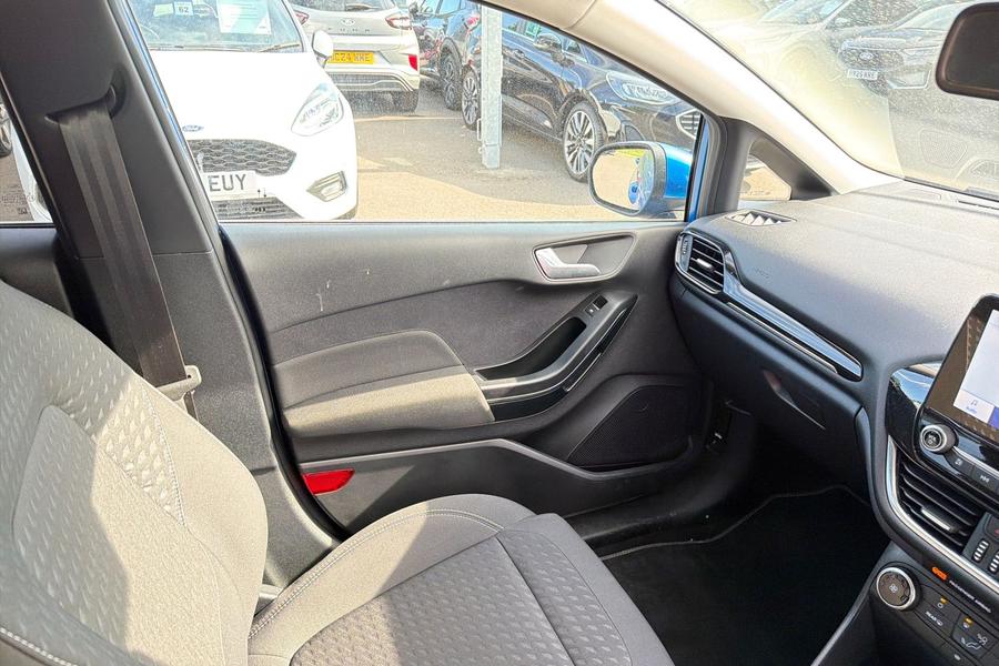 Ford FIESTA Photo autoimg-6b6707fb6017e24ef0b58e481af12fda355698cf.jpg