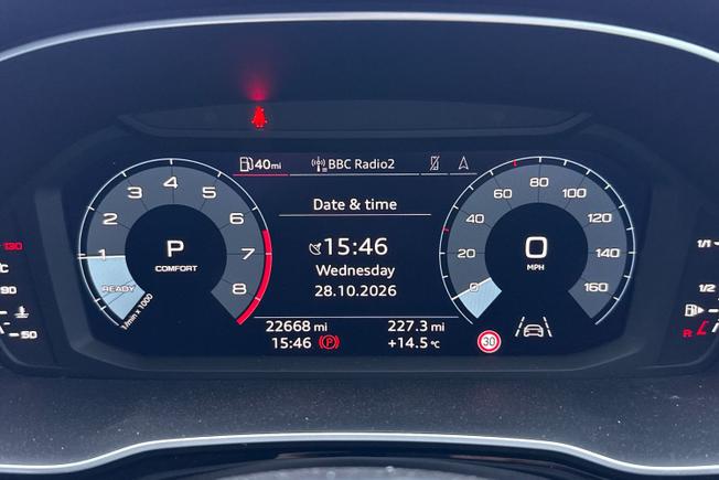 AUDI Q3 Photo 16