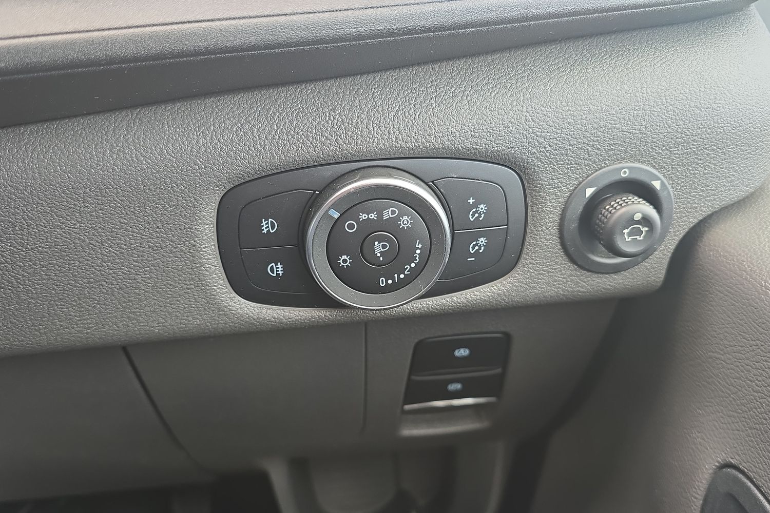 Ford TRANSIT Photo 21