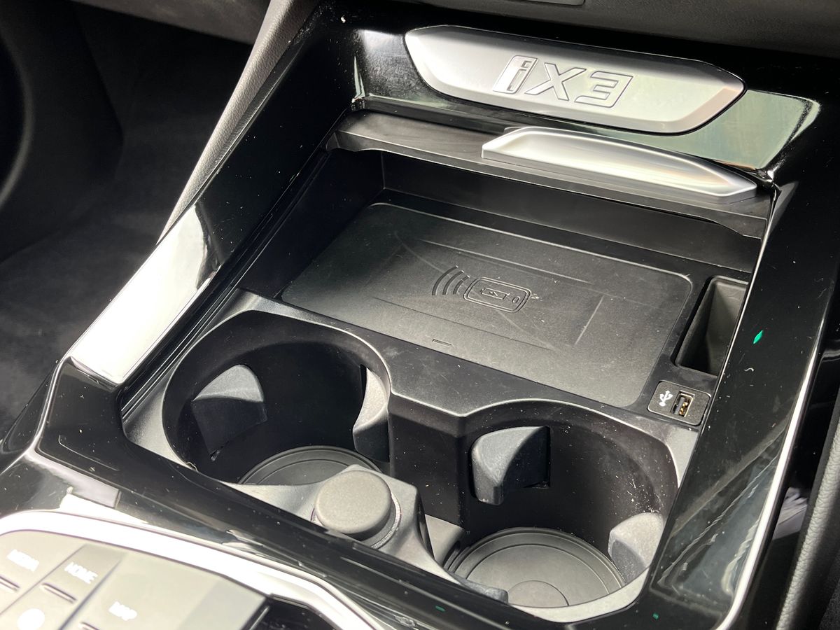 BMW iX3 Photo 40