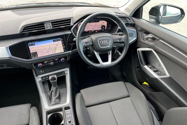 AUDI Q3 Photo 43