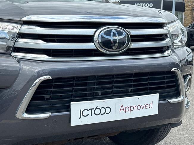 TOYOTA Hilux Photo 21