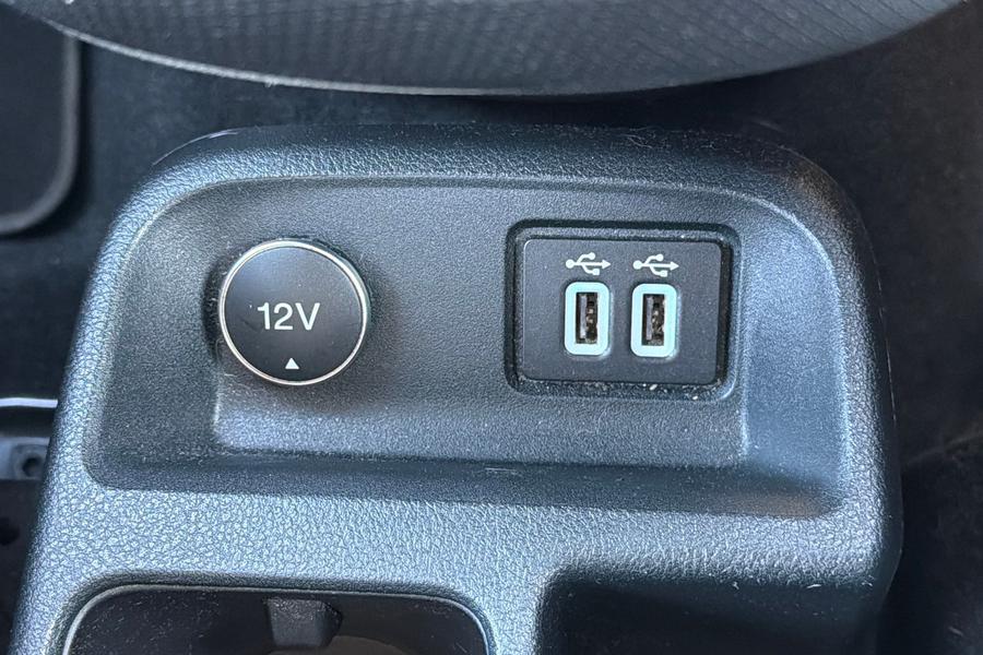 Ford TOURNEO CONNECT Photo autoimg-6b80e1f56cff6cddedb0aa607af63c09c072578c.jpg