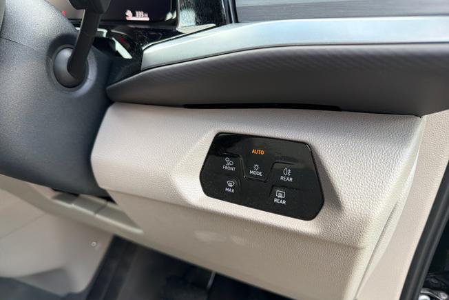 VOLKSWAGEN Multivan Photo 37
