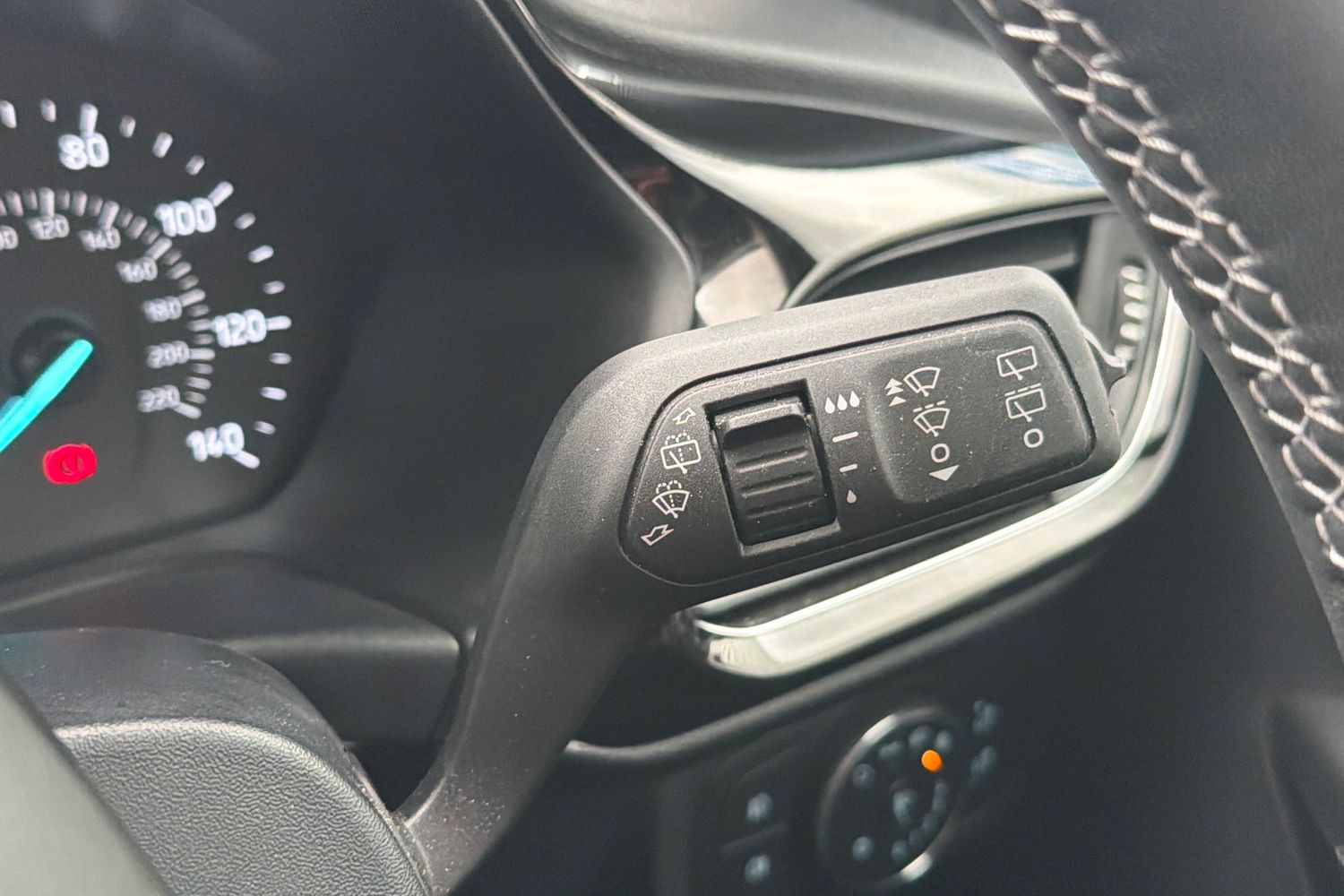 Ford FIESTA Photo 14