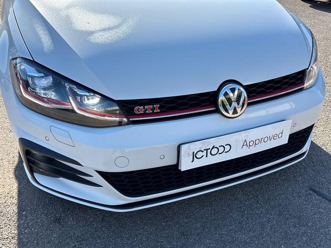 VOLKSWAGEN Golf Photo 29
