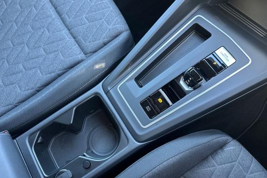 Volkswagen Golf Photo autoimg-6b856a94e4c6da3d90889599476a420ae4c903d2.jpg
