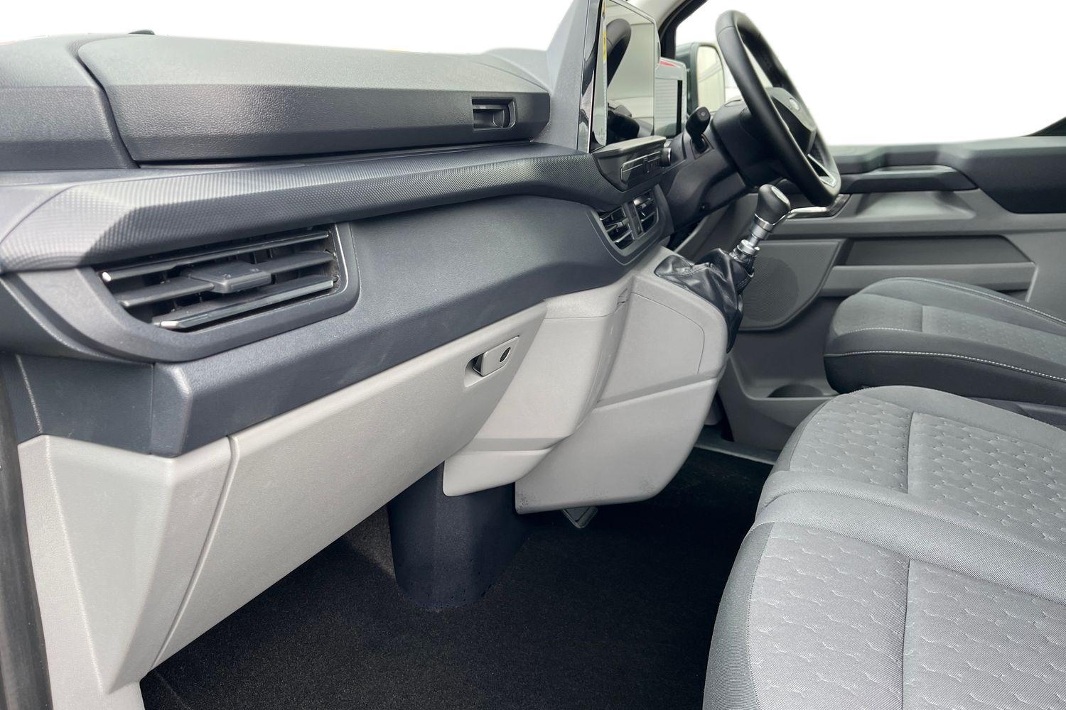Ford TRANSIT CUSTOM Photo 2