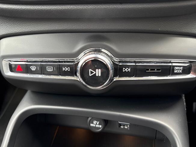 VOLVO XC40 Photo 31