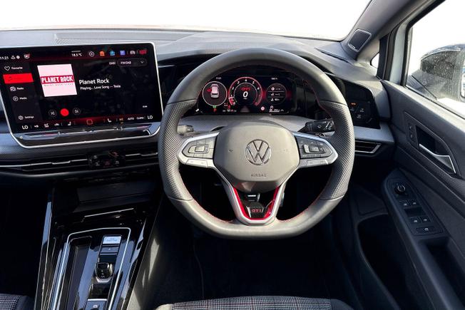 VOLKSWAGEN Golf Photo 11
