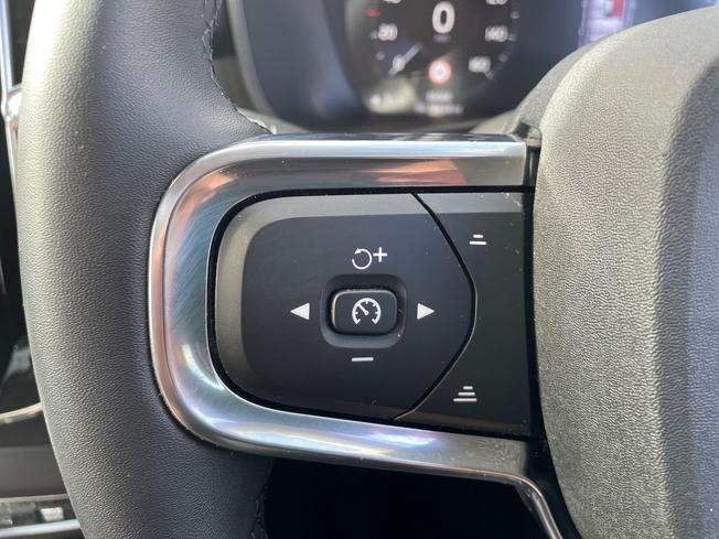 VOLVO XC40 Photo 16