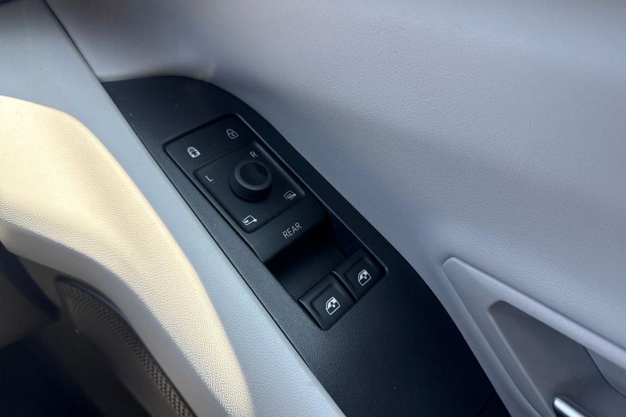 Ford EXPLORER Photo autoimg-6b8c9444a0b6e8779d2df121d34da70c794c4c33.jpg