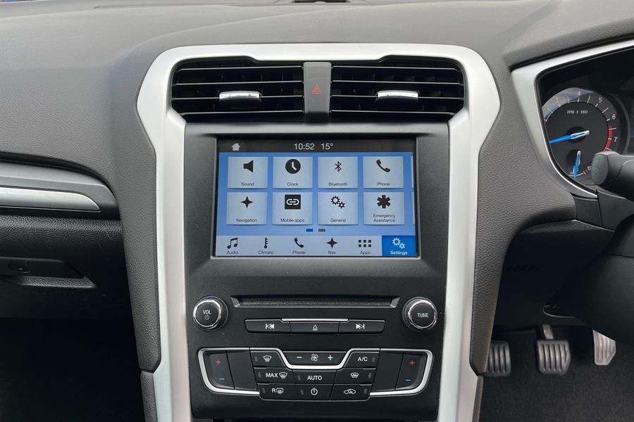 Ford MONDEO Photo autoimg-6b8cd5e29f53ed635ec217b3213e3f506738543a.jpg