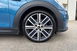 MINI Hatch Photo 5