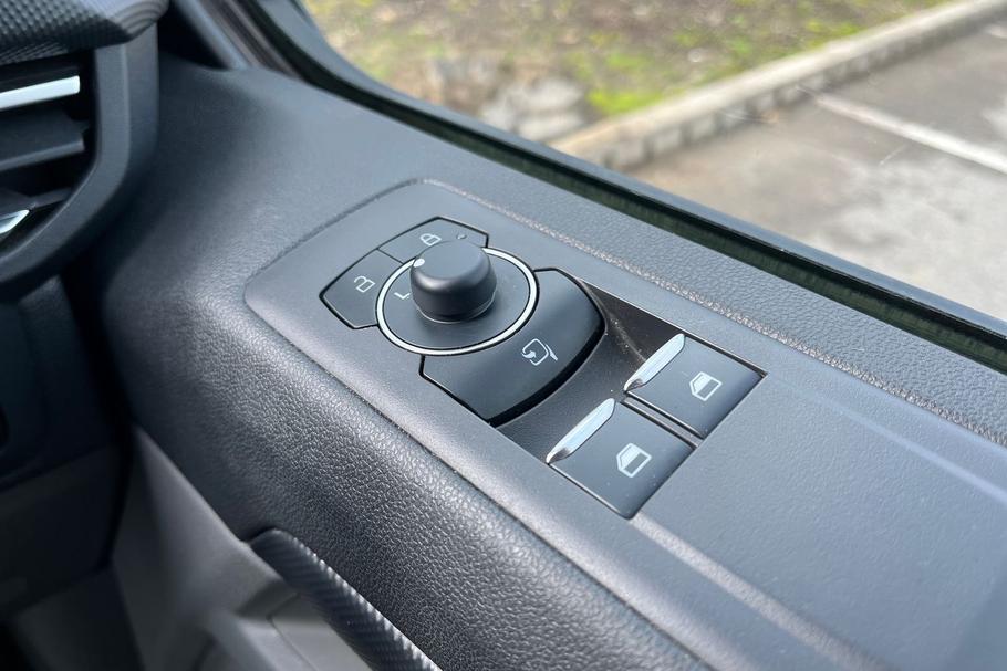 Used Ford TRANSIT CUSTOM WT25FXB 34