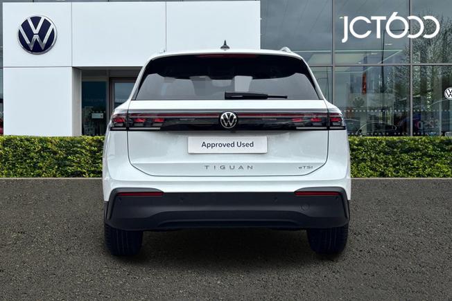 VOLKSWAGEN Tiguan Photo 7