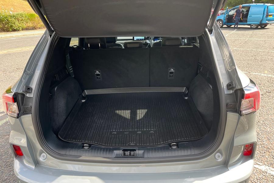 Ford Kuga Photo autoimg-6b9237b6abb32a60abc4d7e37de8ef8745b9aa5f.jpg