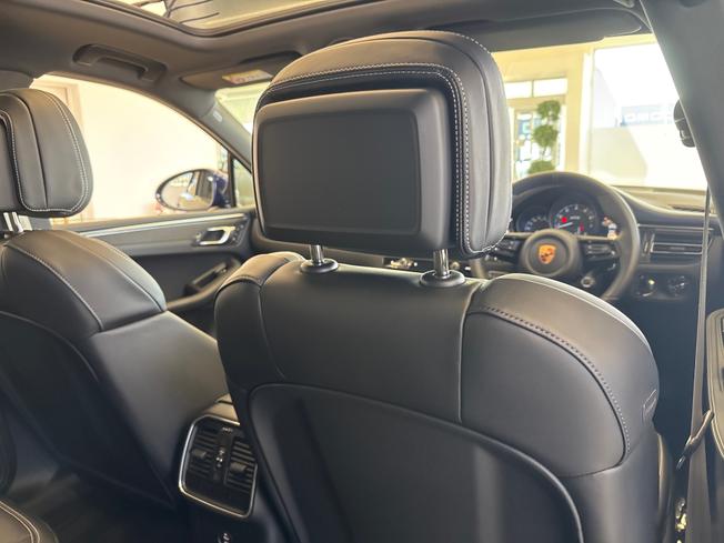 PORSCHE Macan Photo 49