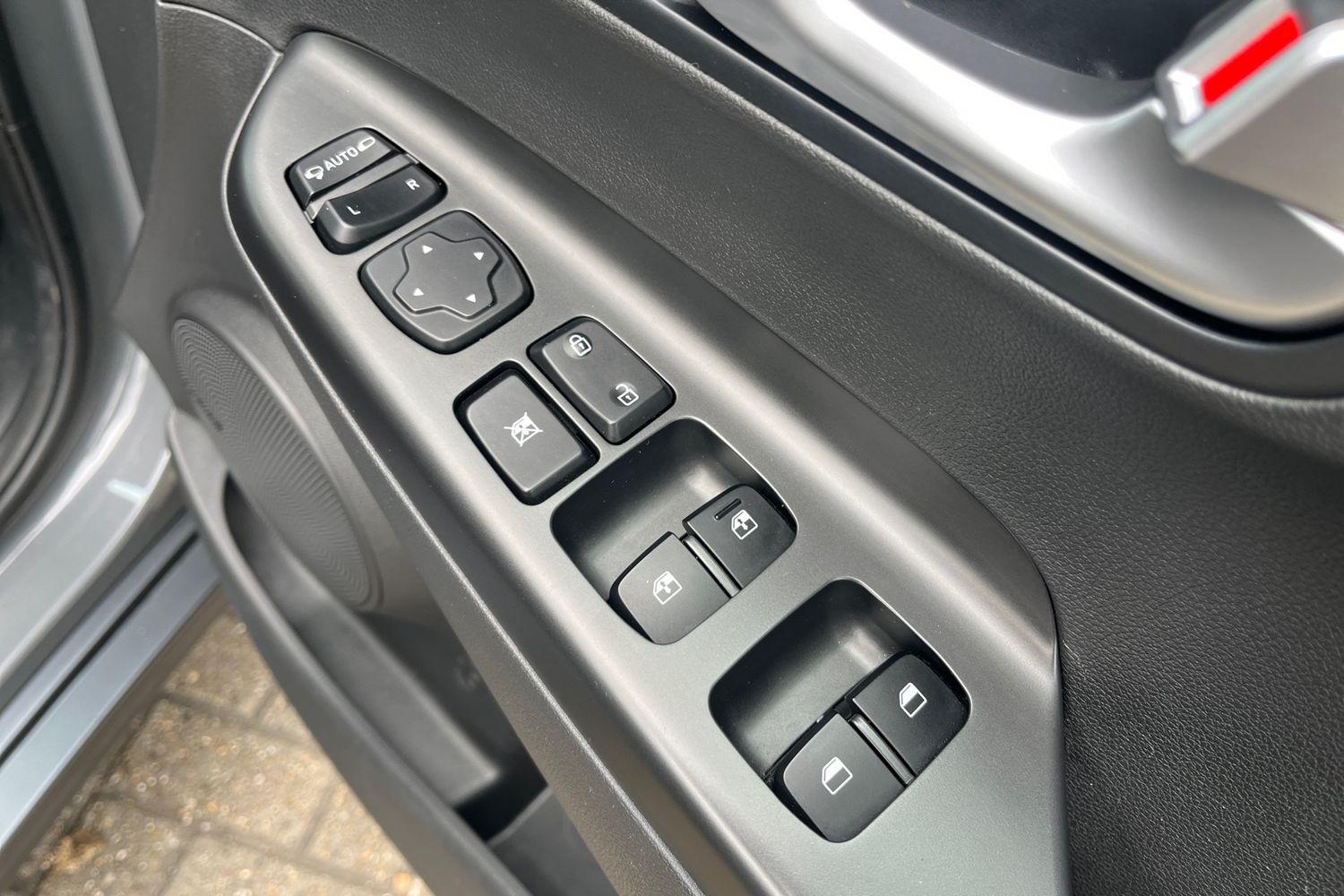 Hyundai KONA Photo 15