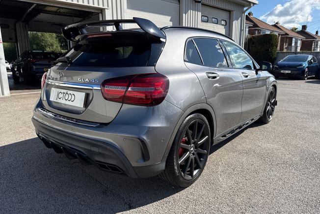 MERCEDES-BENZ Gla Photo 23