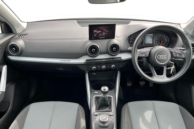 Audi Q2 Photo 10