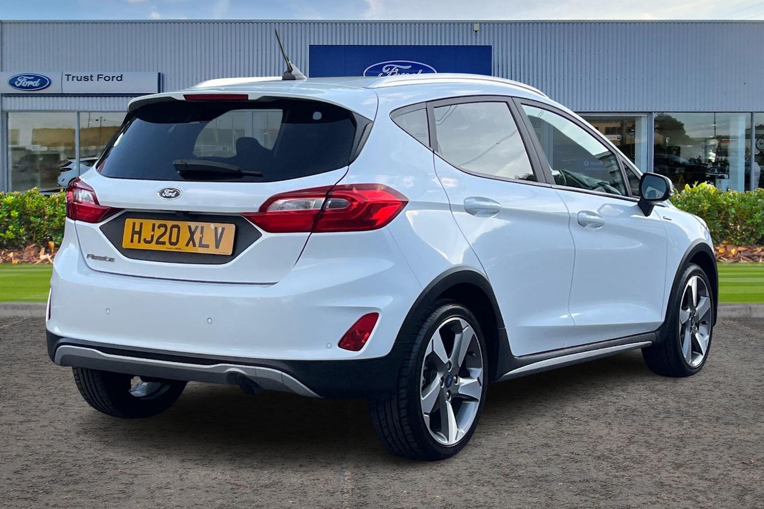 Ford Fiesta Photo 3