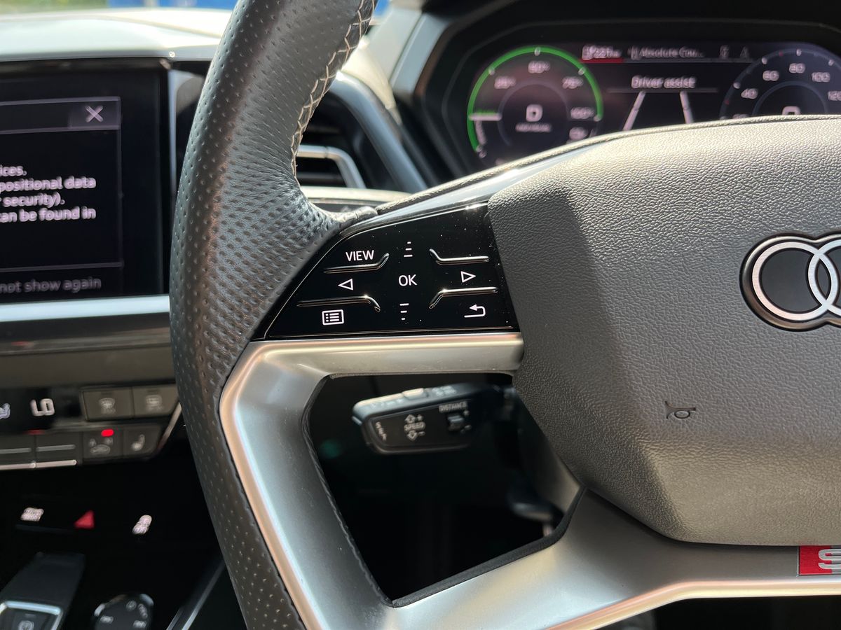 Audi Q4 e-tron Photo 15