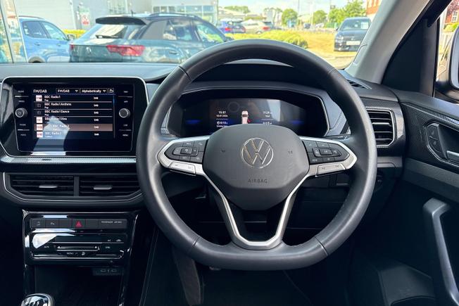 VOLKSWAGEN T-Cross Photo 11