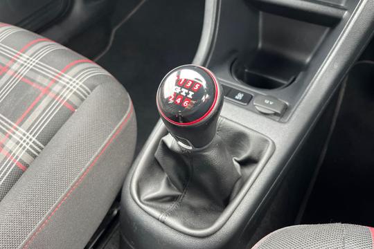 Volkswagen up! Photo autoimg-6ba6641654030f200faab7df840ae2d9cf9f68d4.jpg