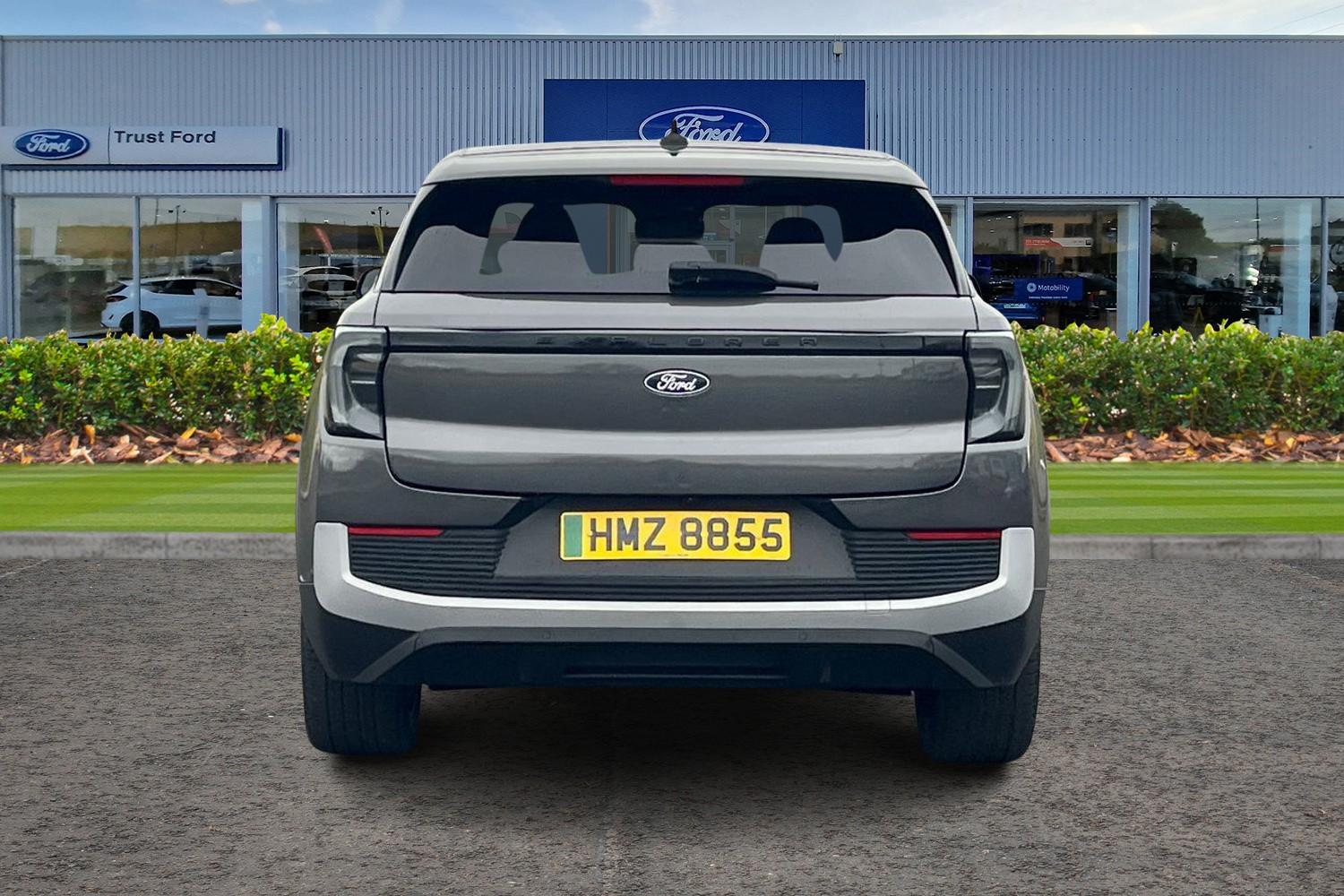 Ford Explorer Photo 6