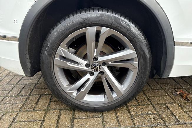 VOLKSWAGEN Tiguan Photo 29