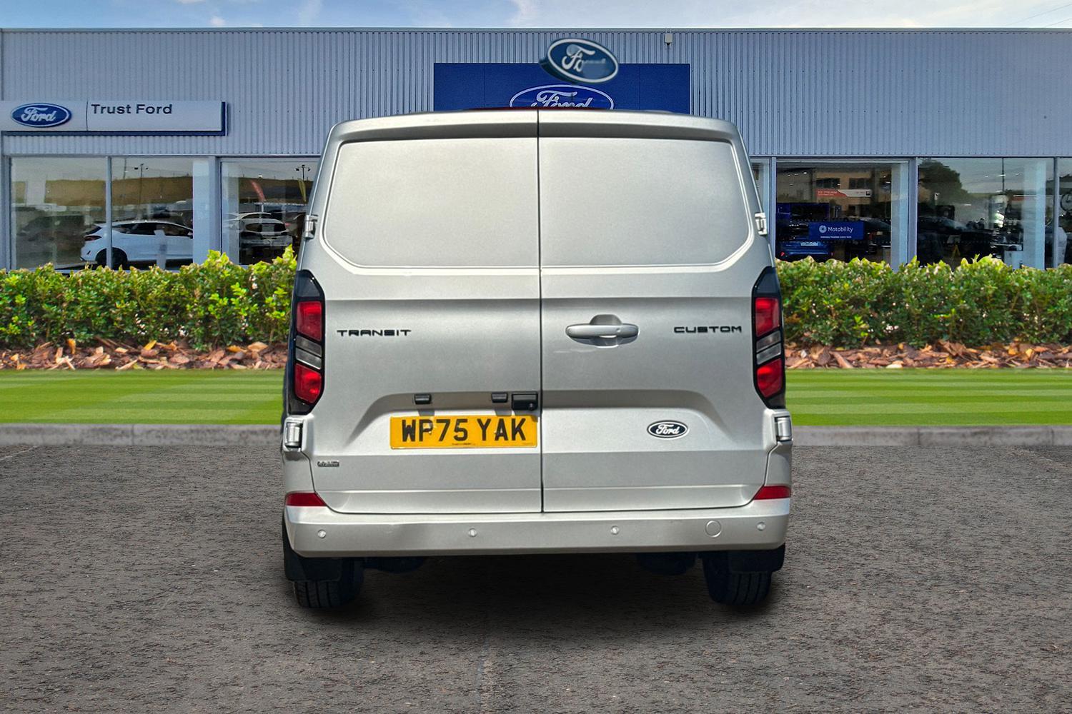 Ford TRANSIT CUSTOM Photo 12