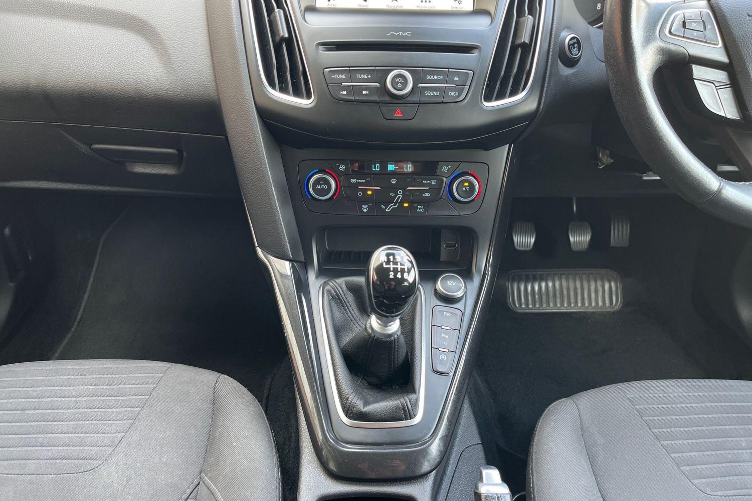 Ford Focus Photo 28