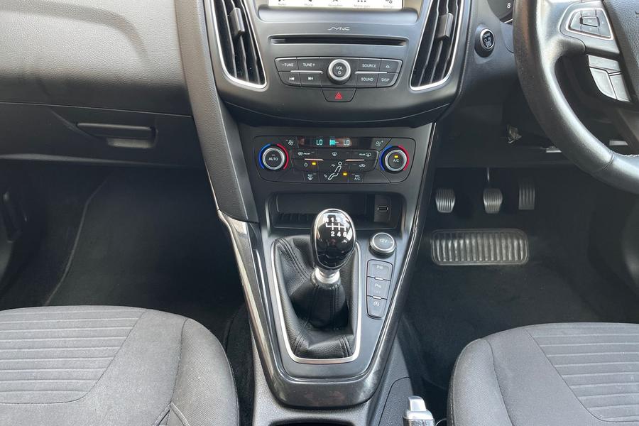 Ford Focus Photo autoimg-6bb1f868be58dde9b7c07d4747267c20db22c89e.jpg