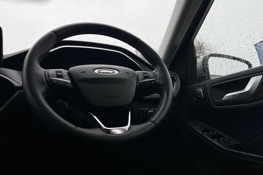 Ford Kuga Photo autoimg-6bb3f678f36d2c5876f04aca22eea36a17bf460a.jpg