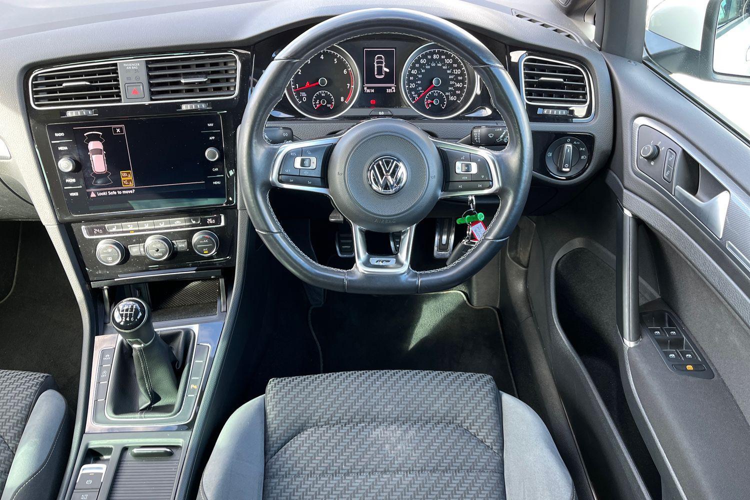 Volkswagen GOLF Photo 10