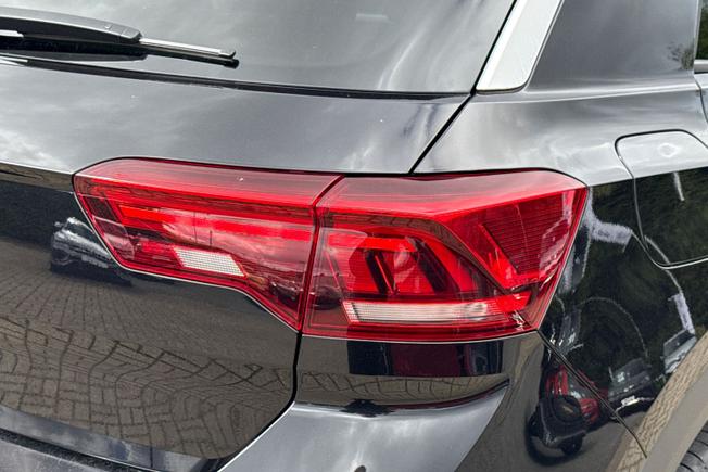 Volkswagen T-Roc Photo 18