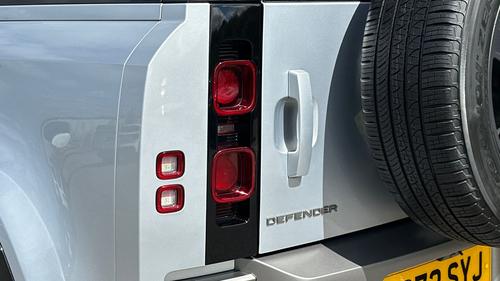 Land Rover Defender Photo autoimg-6bbda3c1a377238f4da625c661dfff13ea976abf.jpg
